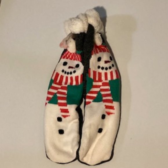 🧡 3/15 NWT Holiday Winter Fuzzy Socks Bundle x 3 Women's Size 4-10/9-11 - Picture 3 of 7